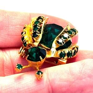 Vintage Weiss brooch green rhinestones & gold tone setting bug beetle pin